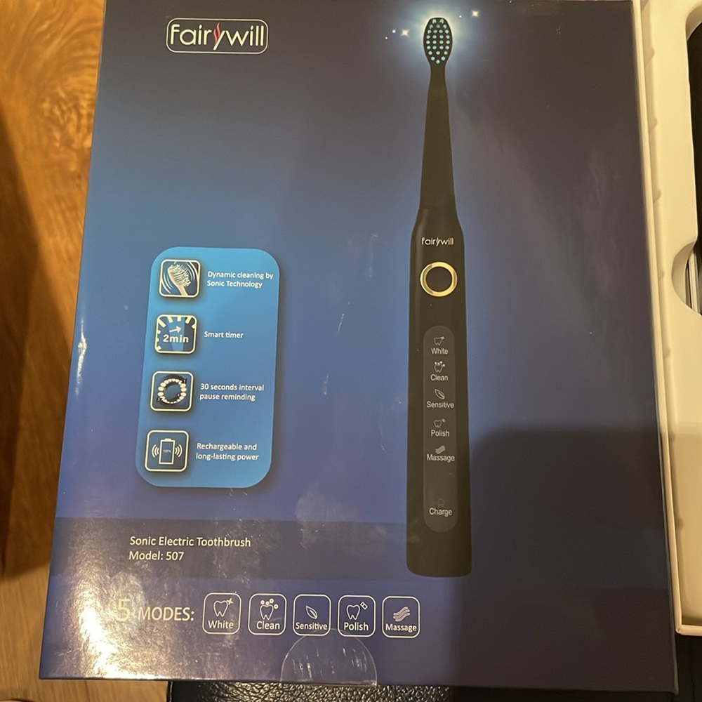 Fairywill replacement heads and travel case (total of 6 replacements)